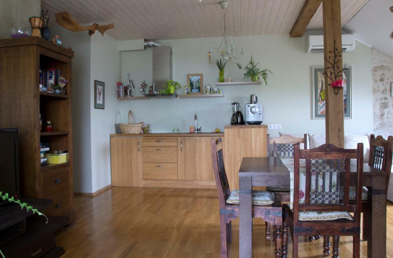 Kuressaare Romantic Apartment Екстер'єр фото