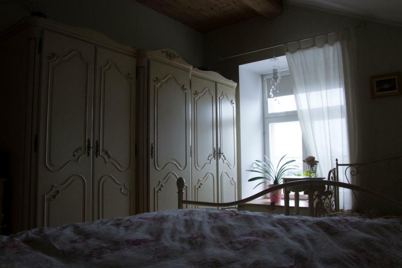 Kuressaare Romantic Apartment Екстер'єр фото